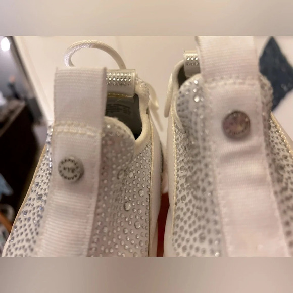 Steve Madden Women's Maxima Sneaker, size 9. - Picture 10 of 11